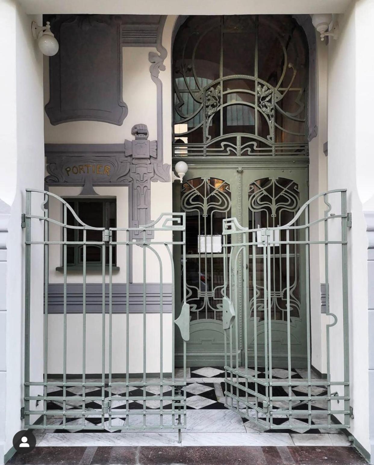 Apartament 1904 *
